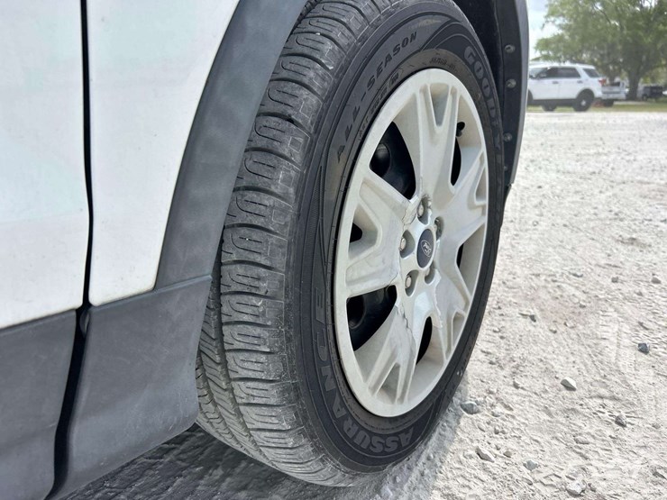 2016-ford-escape-image-24