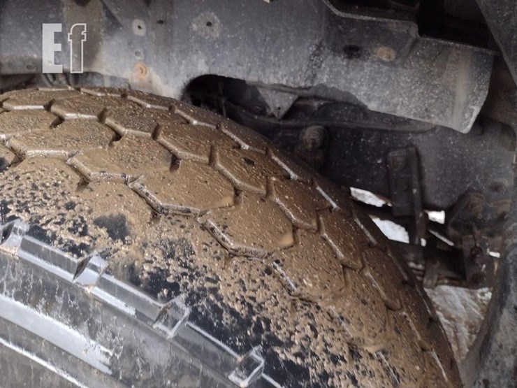 2015-caterpillar-ct660s-image-23