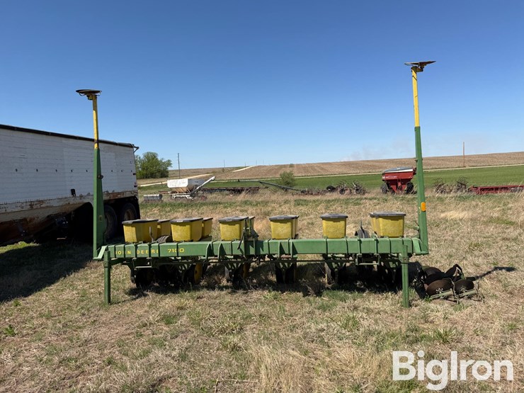 john-deere-7100-image-2