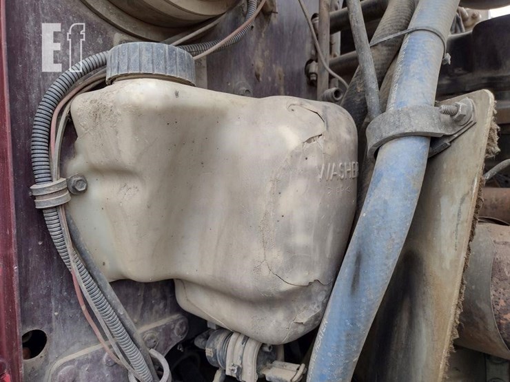 2005-peterbilt-379-image-39