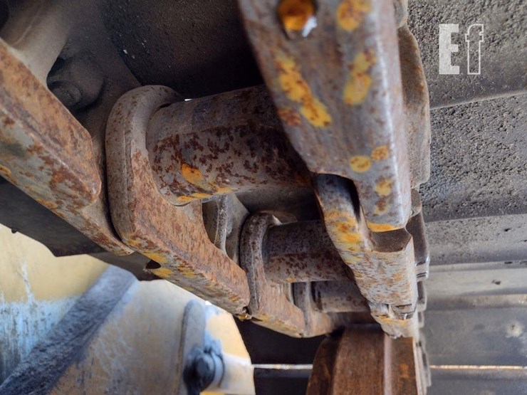 2007-deere-700j-lgp-image-40