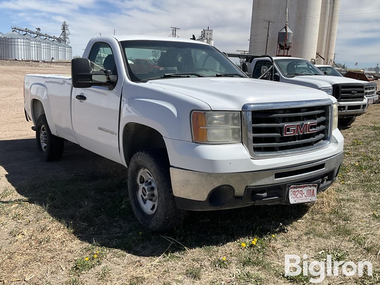 2007-gmc-sierra-2500-image-3
