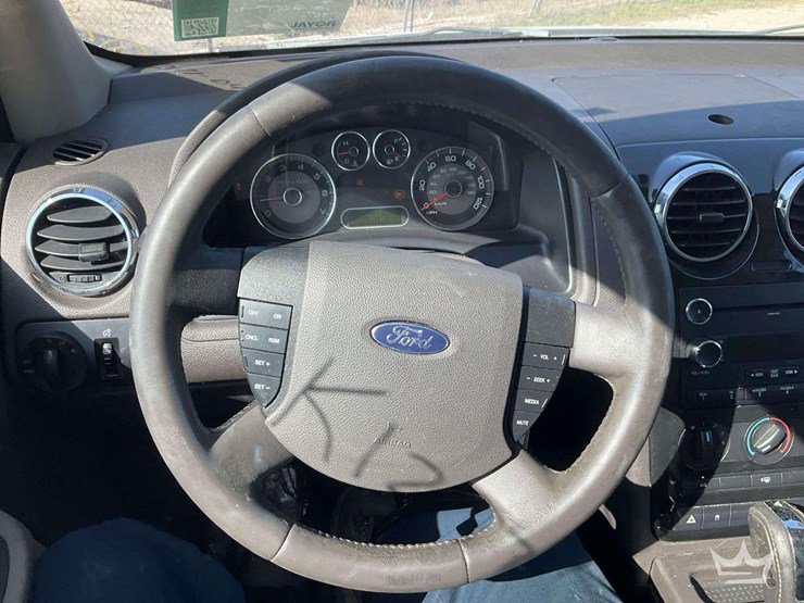 2008-ford-taurus-x-image-13