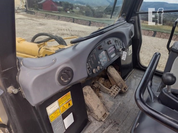 2005-caterpillar-953c-image-12