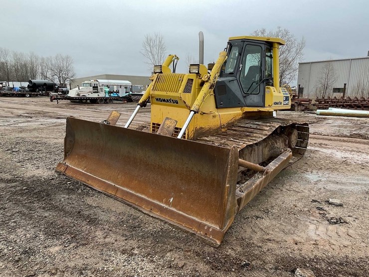 komatsu-d65px-12-image-1