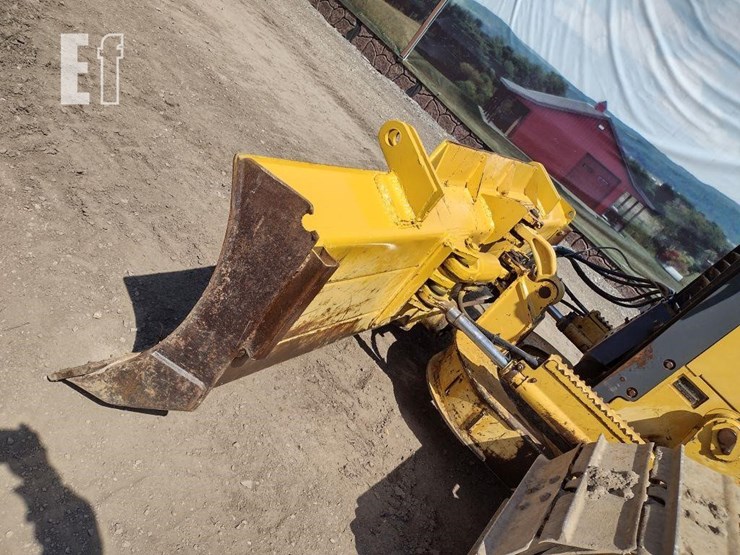 2004-deere-650h-image-22