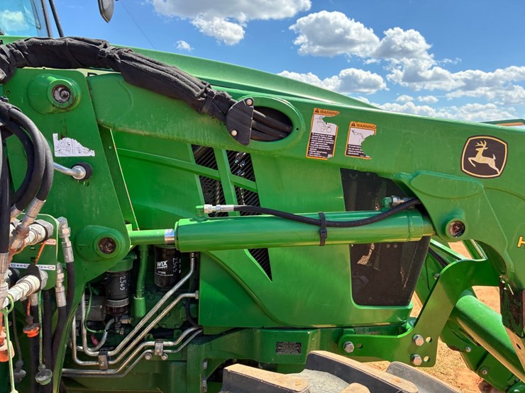 2017-john-deere-6120e-image-8