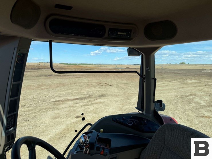 2015-case-ih-magnum-310-image-97