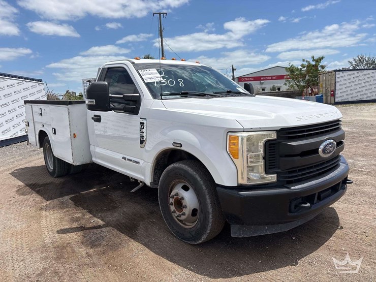 2017-ford-f350-image-2