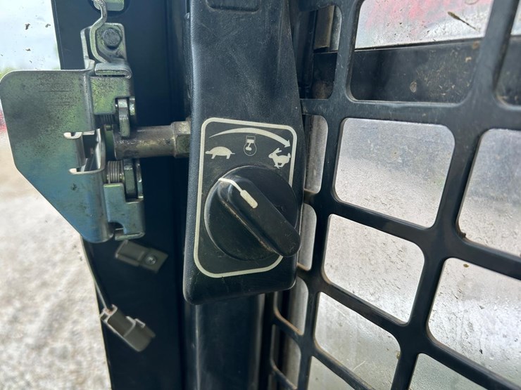 2016-bobcat-t650-image-23