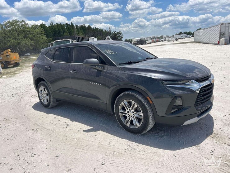 2021-chevrolet-blazer-image-2