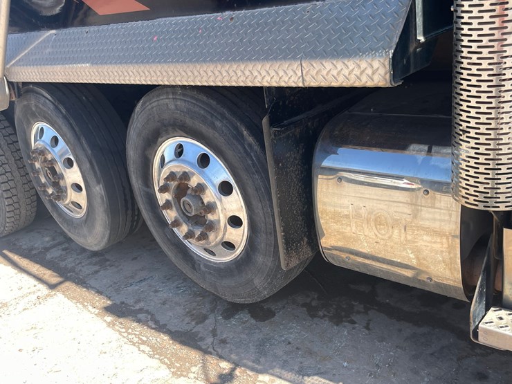 #4014-•-2013-quad-axle-mack-dump-truck-(has-wi-title)-image-77