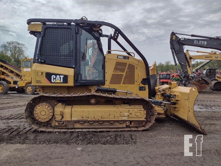 2017-caterpillar-d5k2-xl-image-3