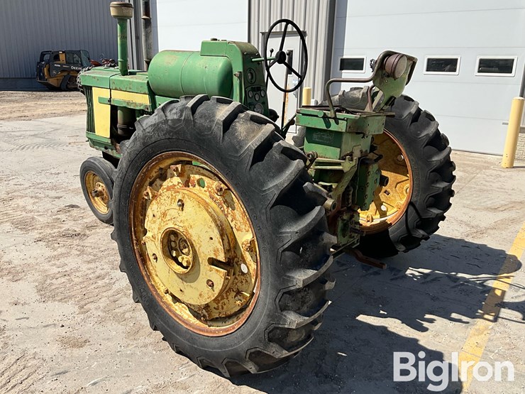 1958-john-deere-520-image-7