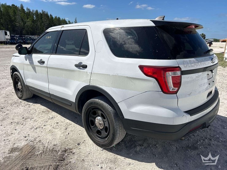 2018-ford-explorer-image-4