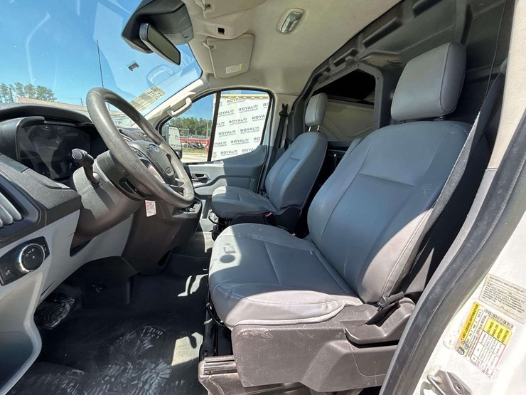 2017-ford-transit-image-11