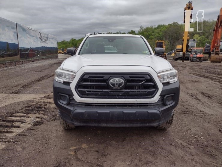 2018-toyota-tacoma-image-2