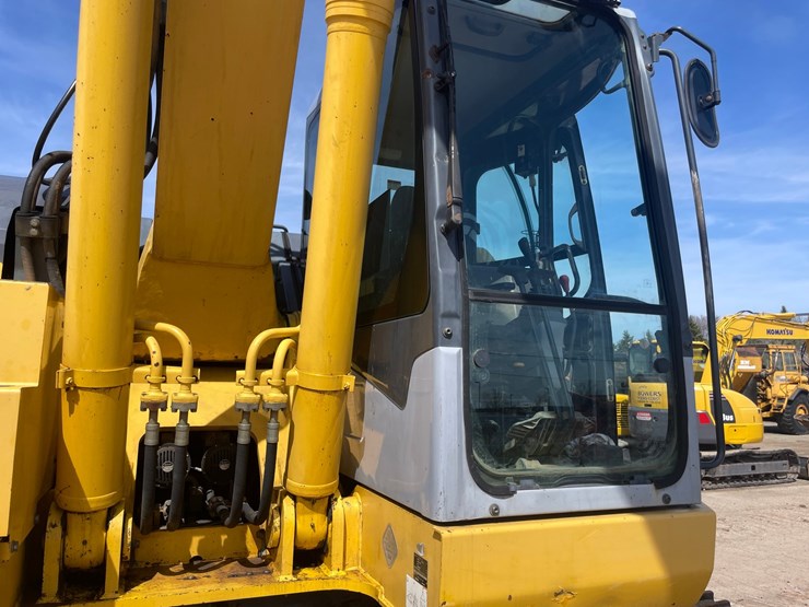 komatsu-pc308-image-37