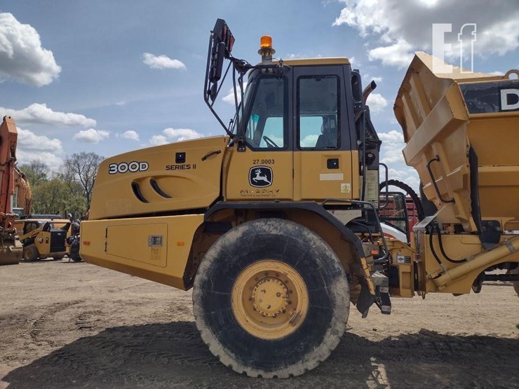 deere-300d-image-19