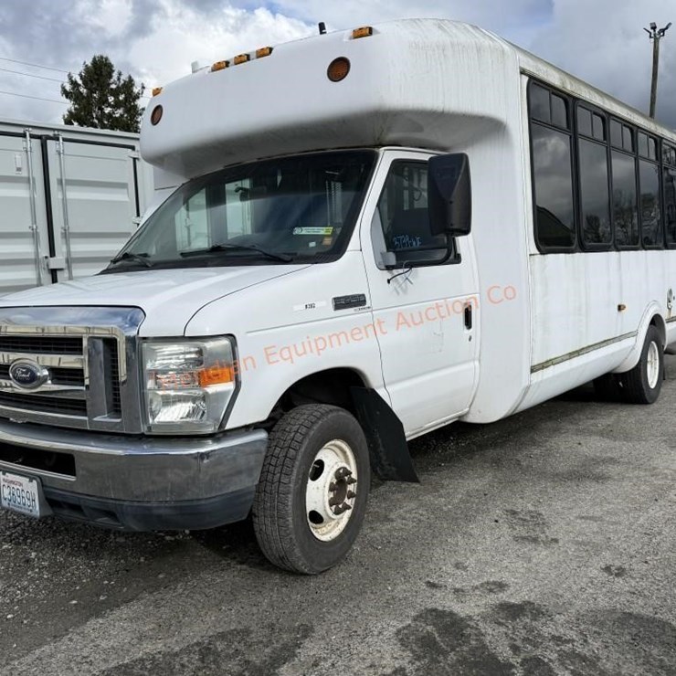 2010 FORD E450