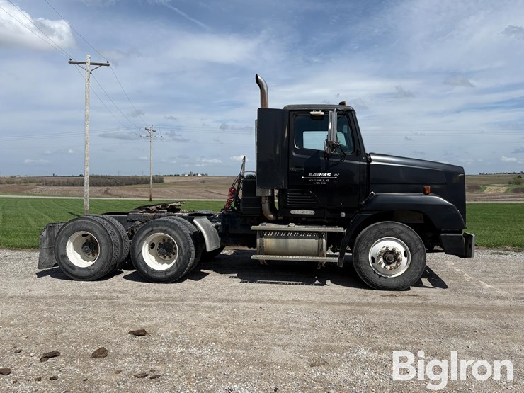 1990-freightliner-fld112-image-4