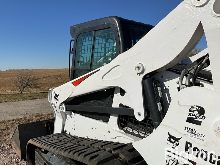 2018-bobcat-t740-image-11