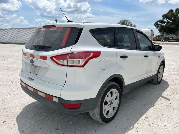 2015-ford-escape-image-3