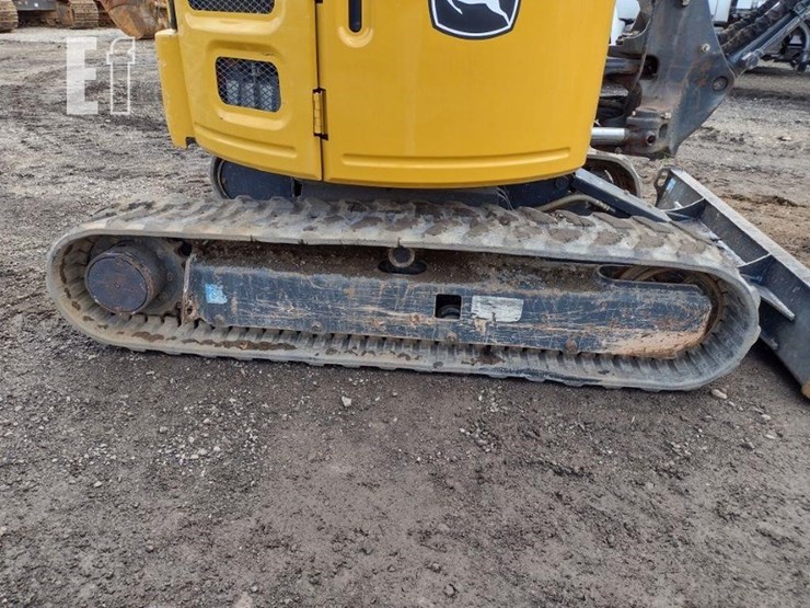 2022-deere-26g-image-26