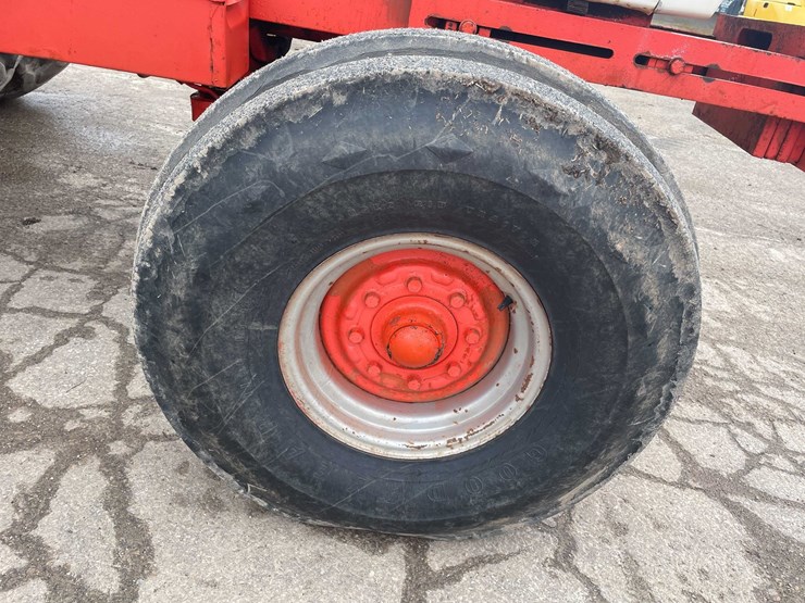 #4064-•-case-1370-tractor-image-15