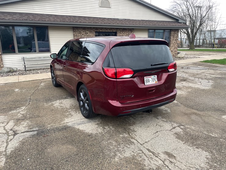 2018-chrysler-pacifica-image-7