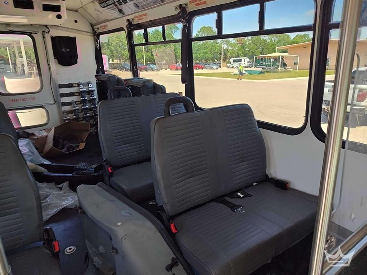 2017-ford-e450-image-15