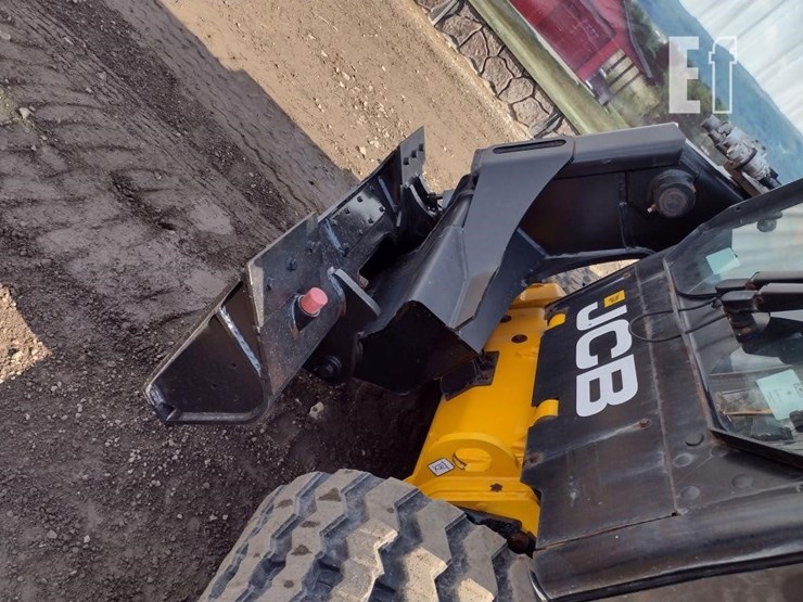 2024-jcb-3ts-8t-image-18