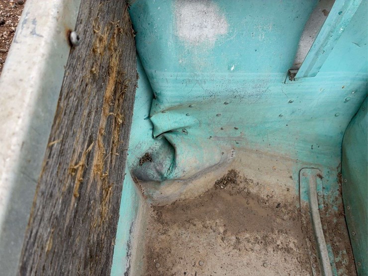 12ft-aluminum-bottom-boat-image-5