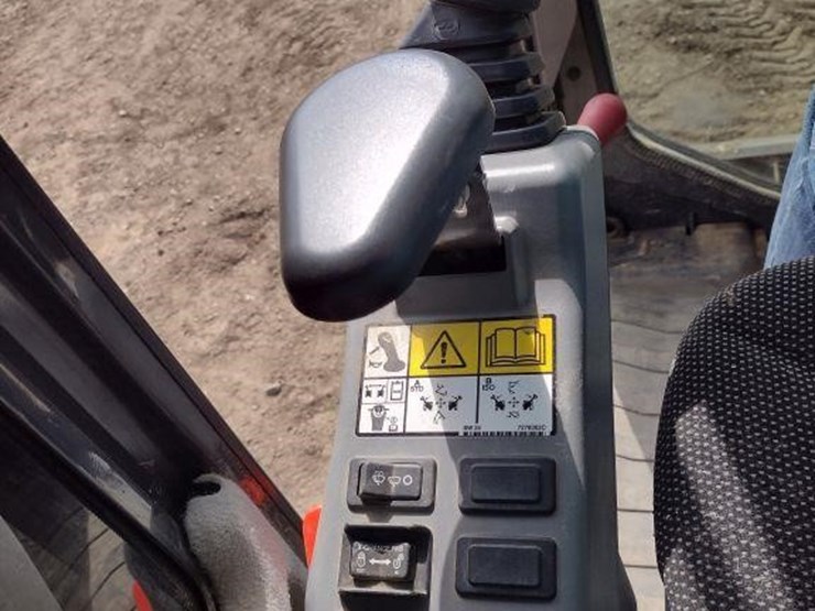 bobcat-e55-image-10