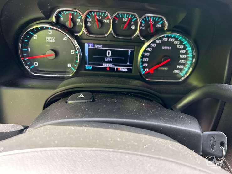 2018-chevrolet-tahoe-image-12