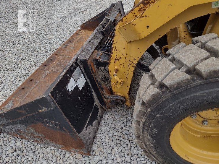 2016-caterpillar-246d-image-30
