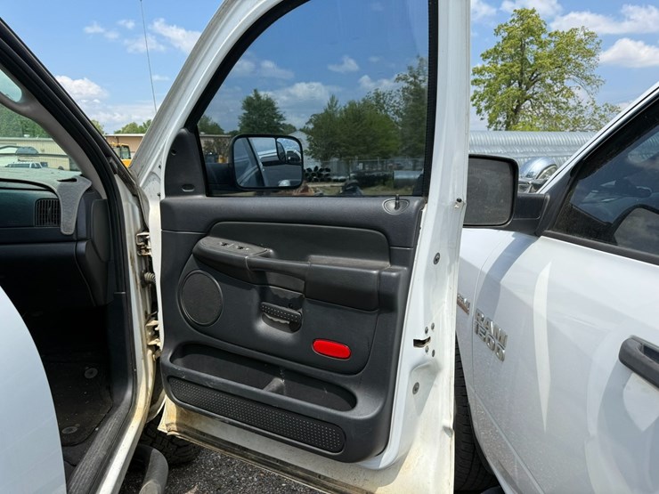 2003-dodge-ram-2500-image-33