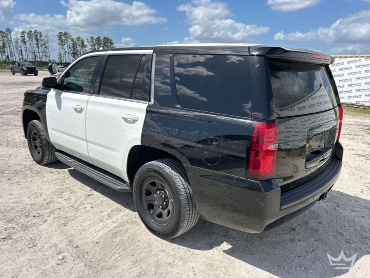 2019-chevrolet-tahoe-image-4