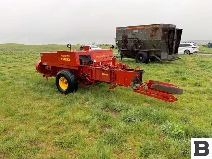 new-holland-580-image-4