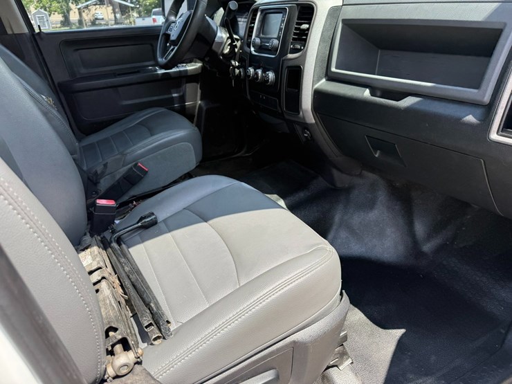 2016-dodge-1500-image-27