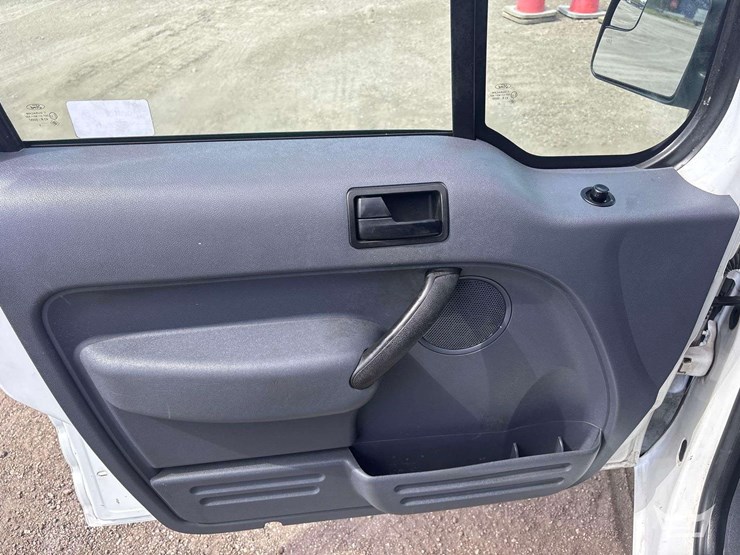 2013-ford-transit-connect-image-11