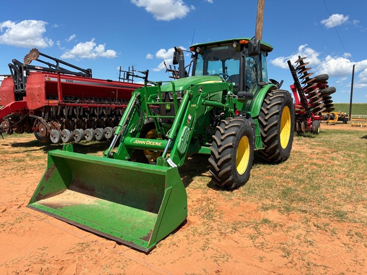 2017-john-deere-6120e-image-1