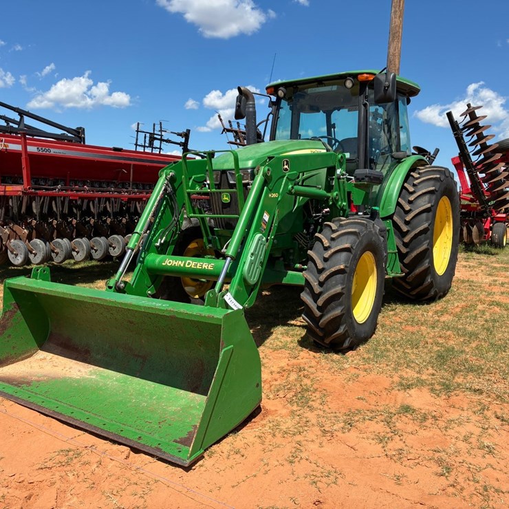 2017 JOHN DEERE 6120E