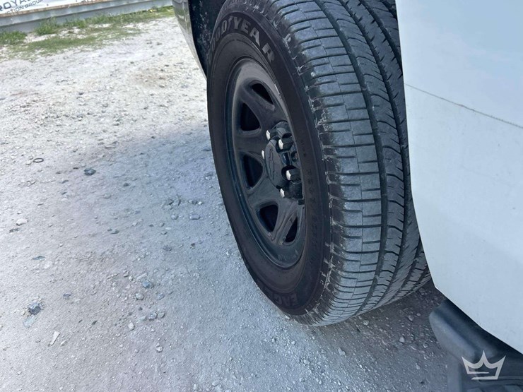 2019-chevrolet-tahoe-image-25