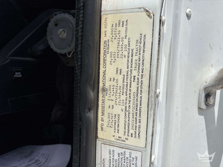 2001-international-9200i-image-6