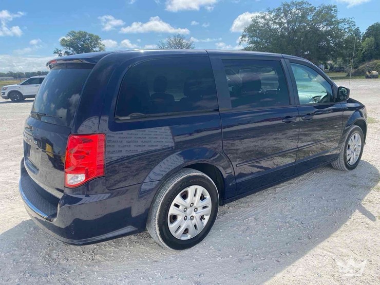 2016-dodge-grand-caravan-image-4