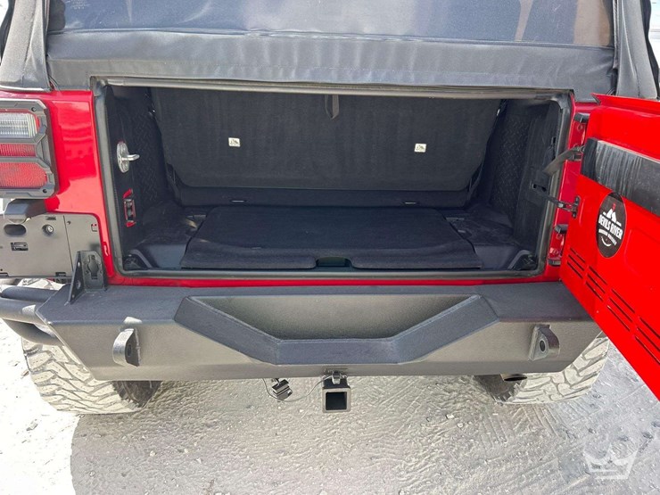 2012-jeep-wrangler-sport-image-21