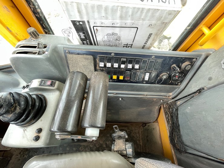 2001-volvo-l120d-image-49