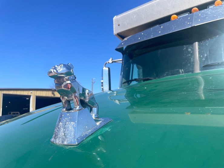 2013-mack-granite-104fr-image-140