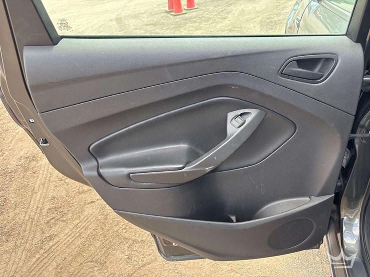 2017-ford-escape-image-19